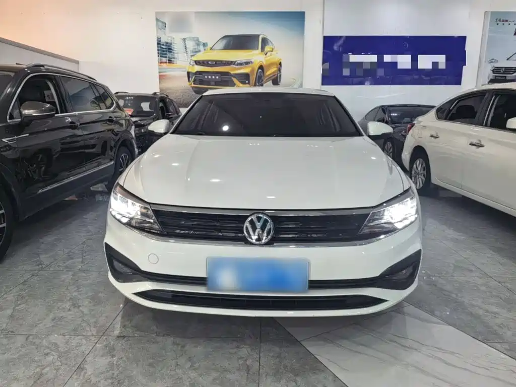 Lamando 230 TSI DSG Style CN-V