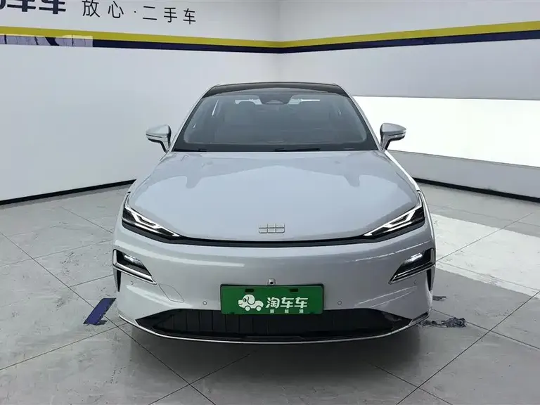 Geely Galaxy Xingyao 8 130 km EM-i Premium