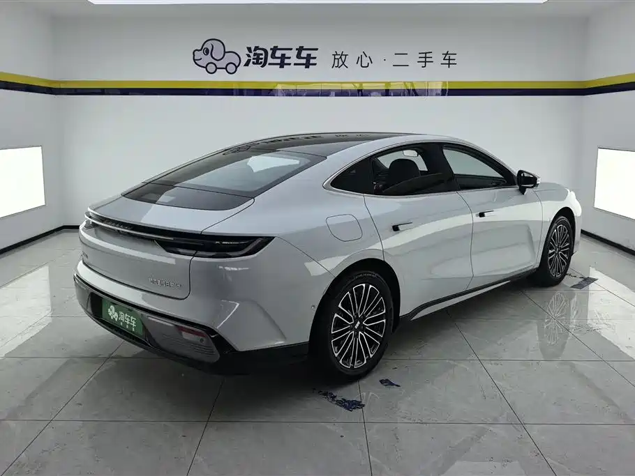 Galaxy Xingyao 8 130 km EM-i Premium