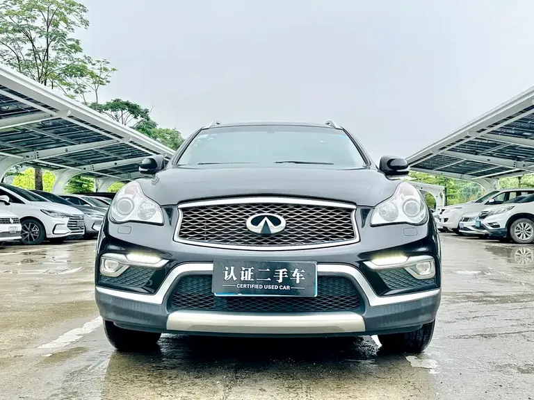 Infiniti QX50 2.5 L Joy