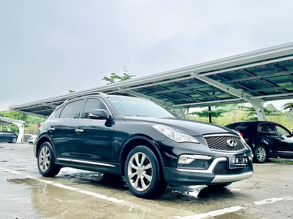 Infiniti QX50 2.5 L Joy