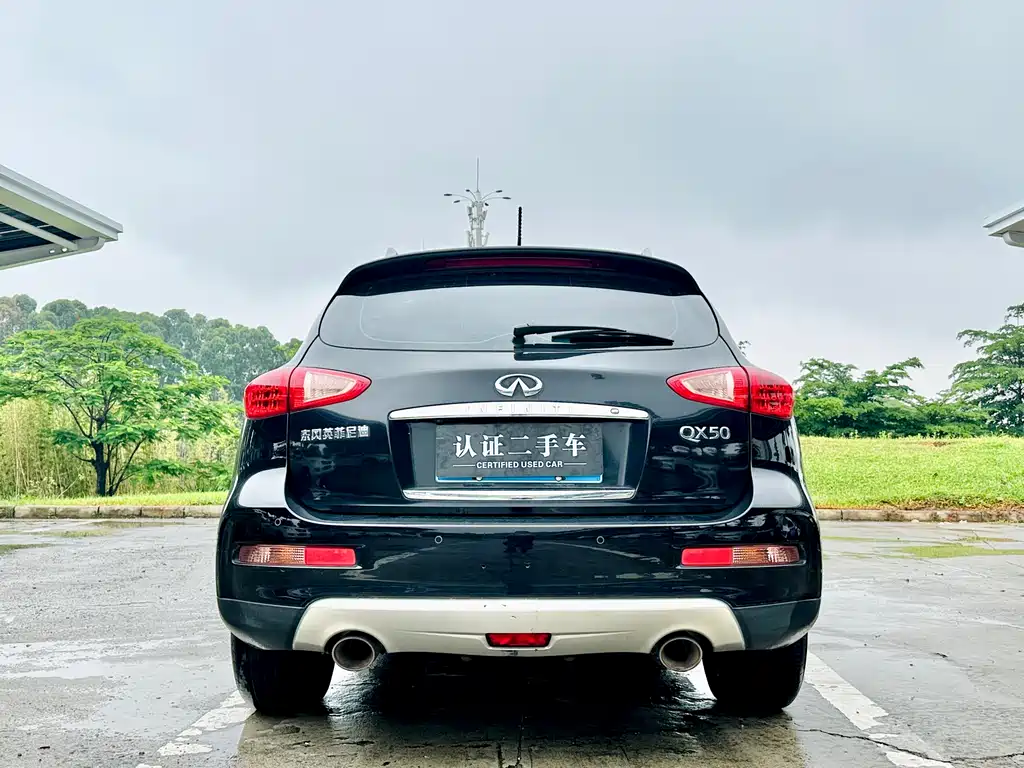 Infiniti QX50 2.5 L Joy
