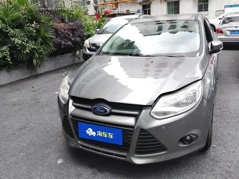 Ford Focus Sedan 1.6 L Auto Comfort