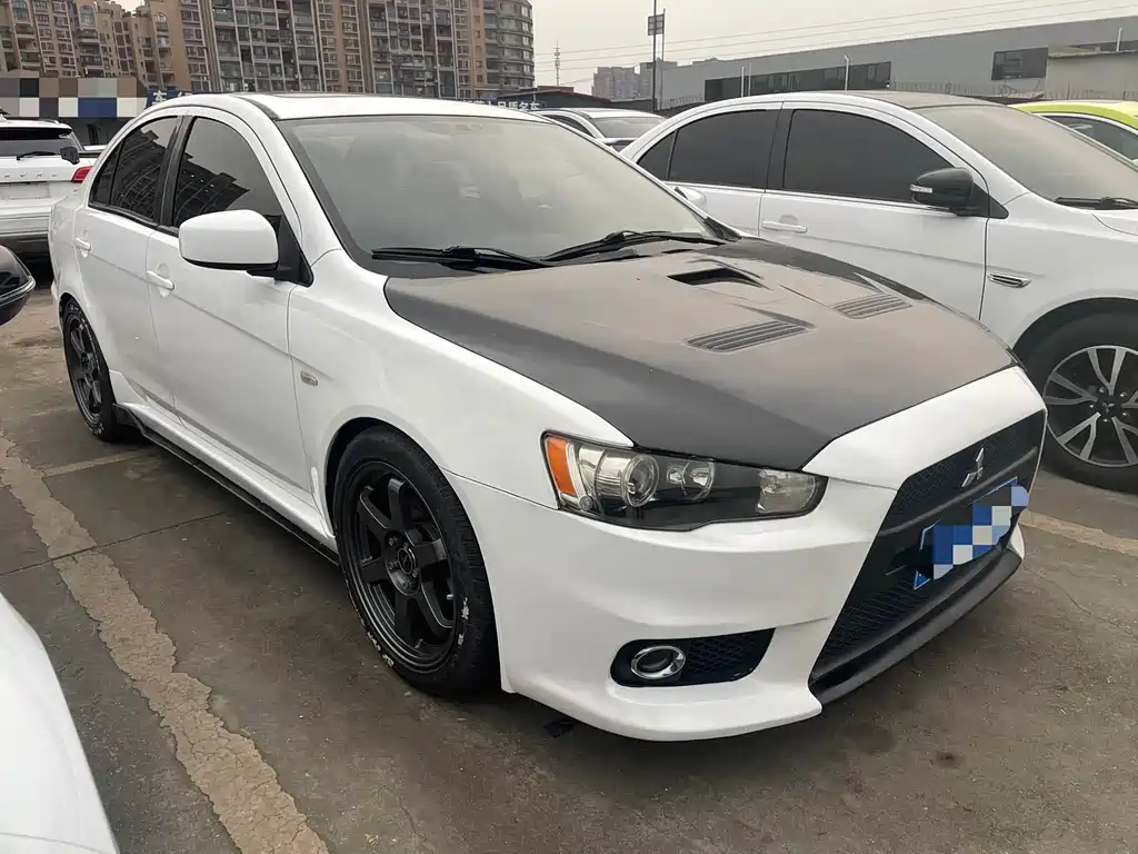 Lancer EX 1.8 L Manual B&W Retro