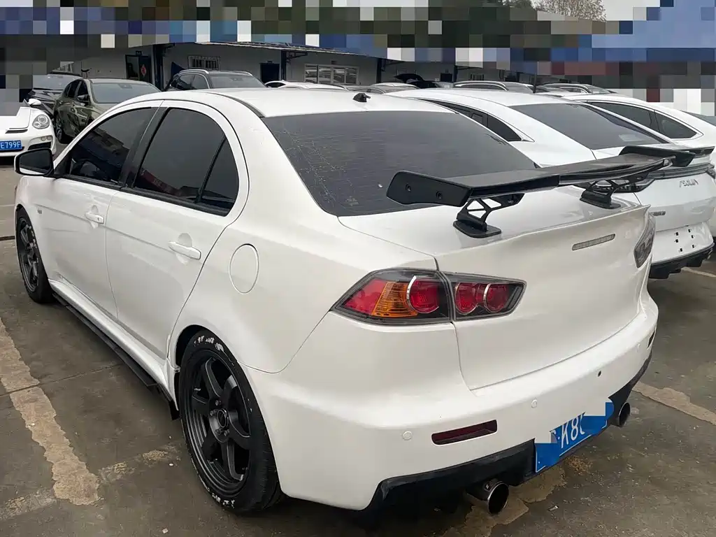 Lancer EX 1.8 L Manual B&W Retro