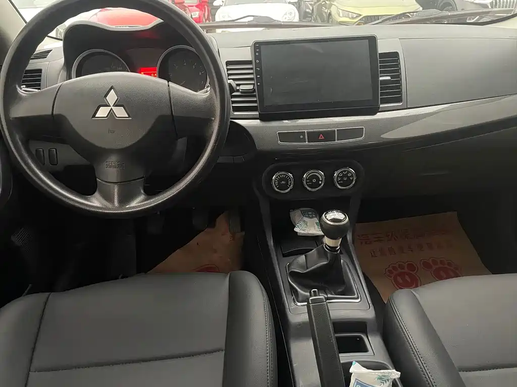 Lancer EX 1.8 L Manual B&W Retro