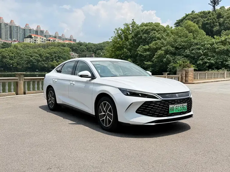 BYD Qin L DM-i 120 KM Transcend