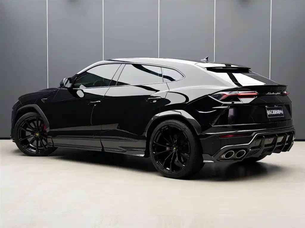 Urus 4.0 T V8