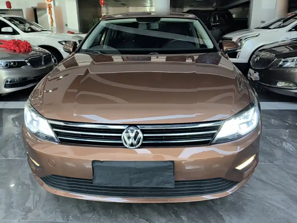 Lamando 230 TSI DSG Style