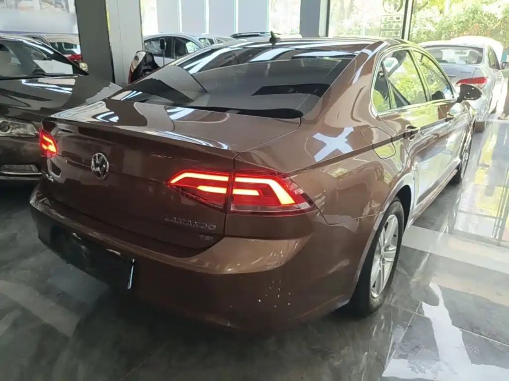 Lamando 230 TSI DSG Style