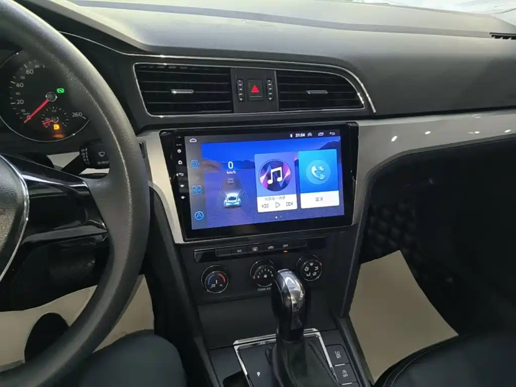 Lamando 230 TSI DSG Style