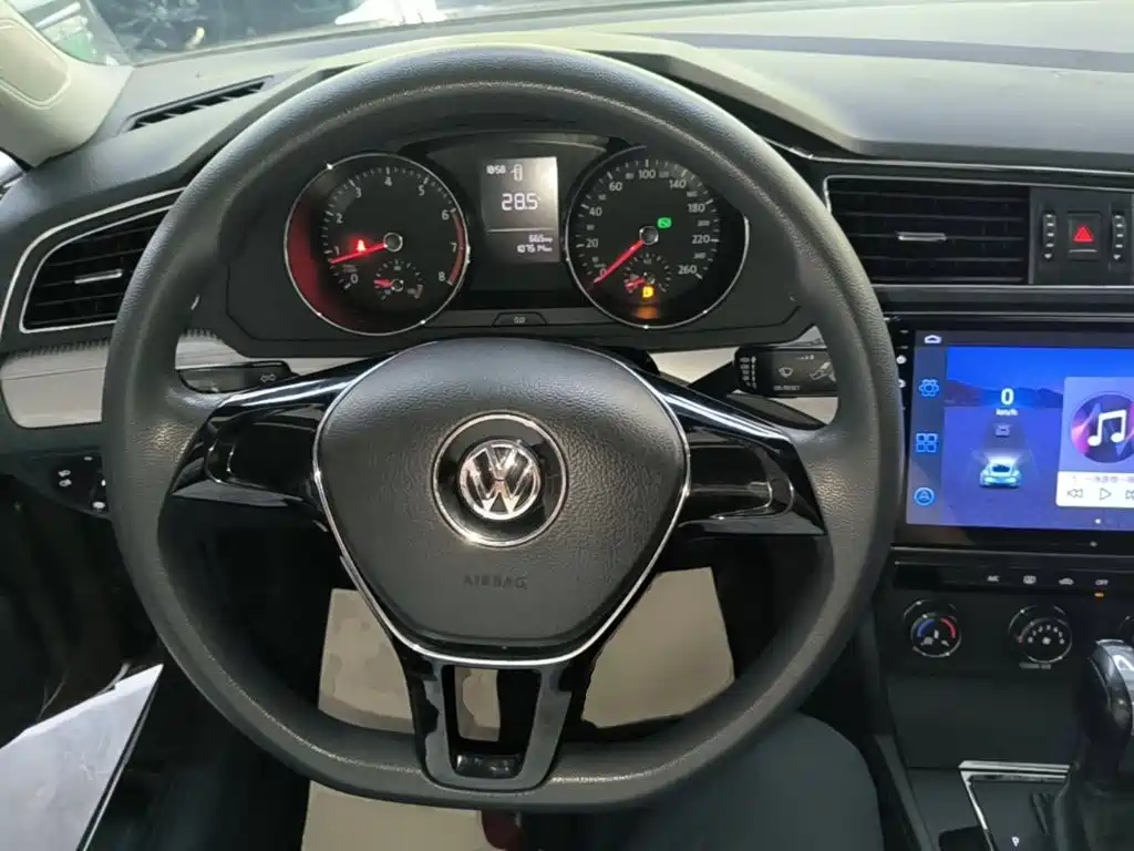 Lamando 230 TSI DSG Style