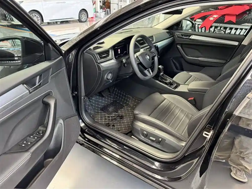 Superb TSI280 DSG Premium