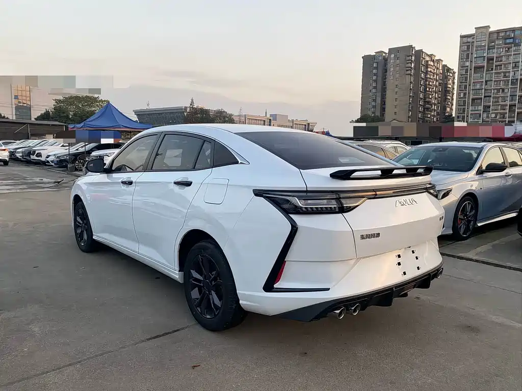 Yixuan Mach 1.5 L Auto Wind Chaser