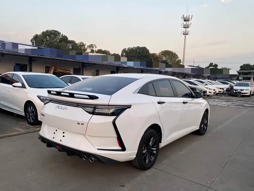 Yixuan Mach 1.5 L Auto Wind Chaser