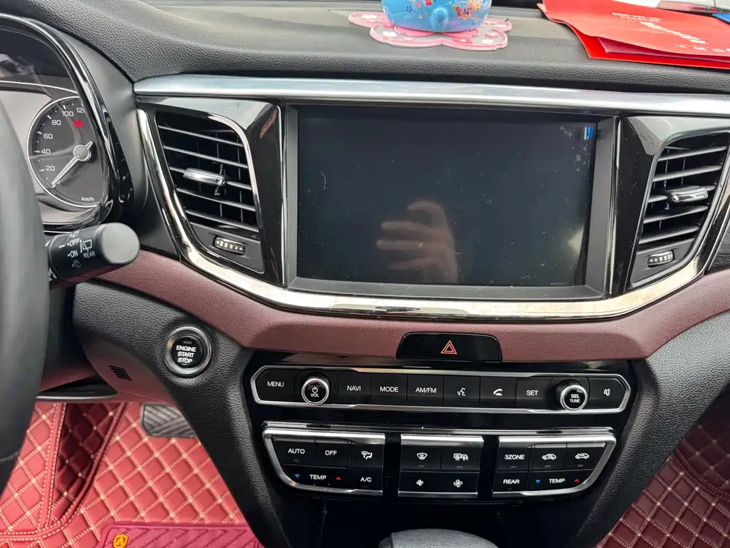 GAC Trumpchi GS8 320 T 2 WD Luxury Connected (7-seat)