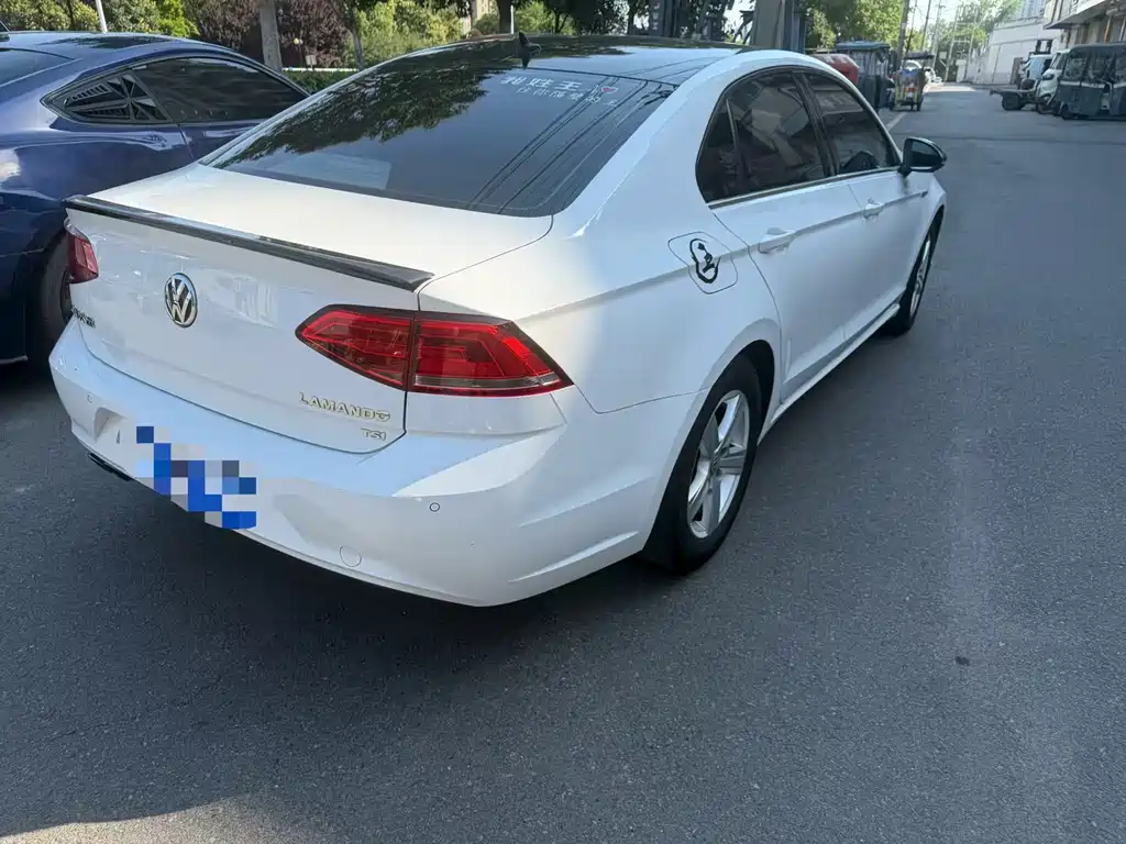 Lamando 230 TSI DSG Style