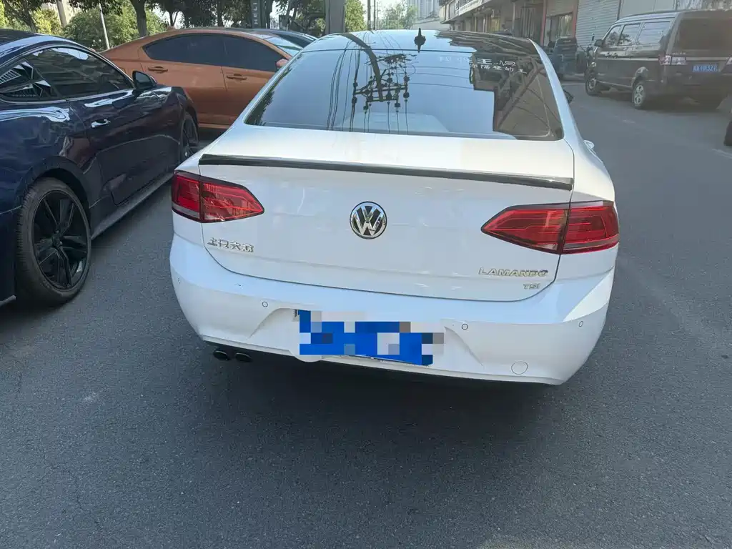 Lamando 230 TSI DSG Style