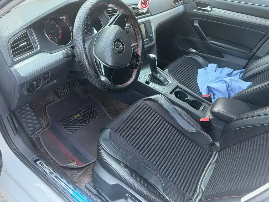 Lamando 230 TSI DSG Style