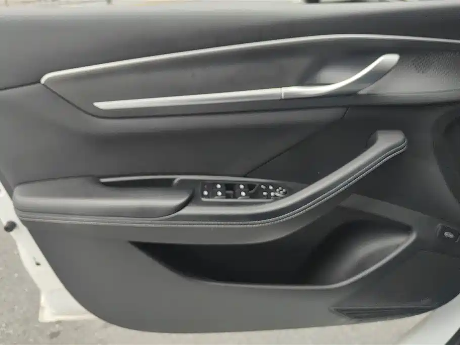 Destroyer 05 Glory DM-i 55 KM Luxury