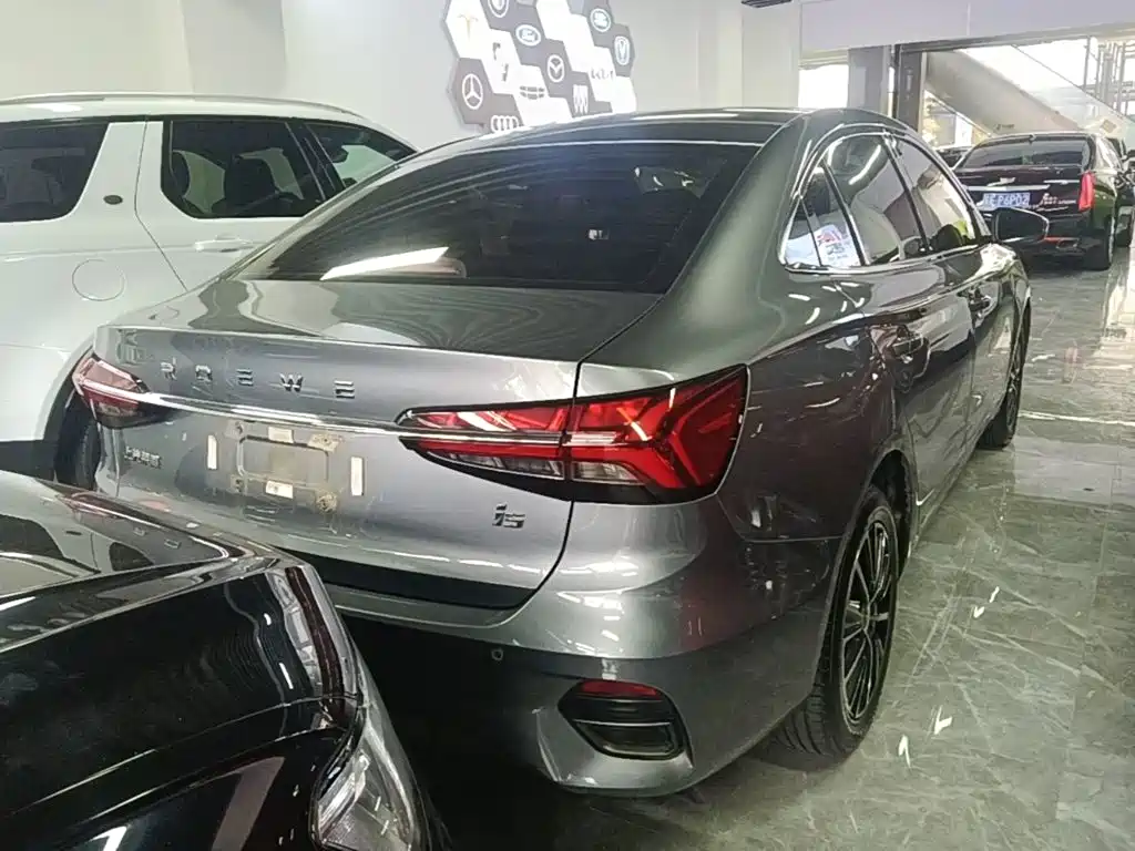 Roewe i5 1.5 L CVT Platinum