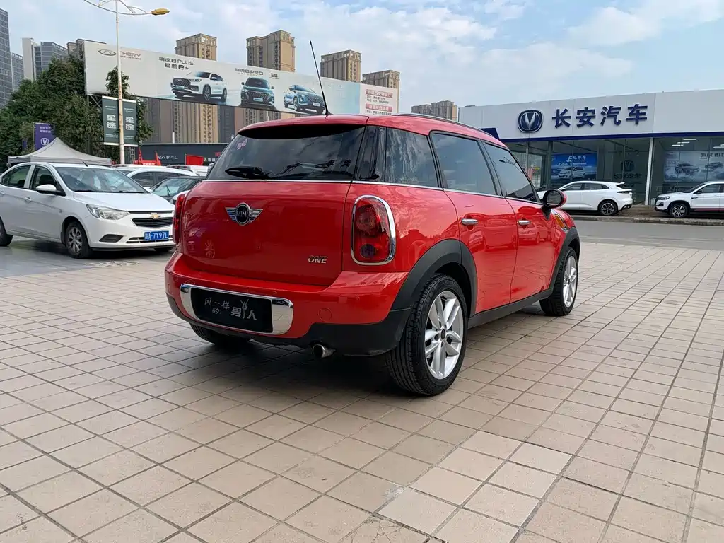 MINI COUNTRYMAN 1.6 L ONE