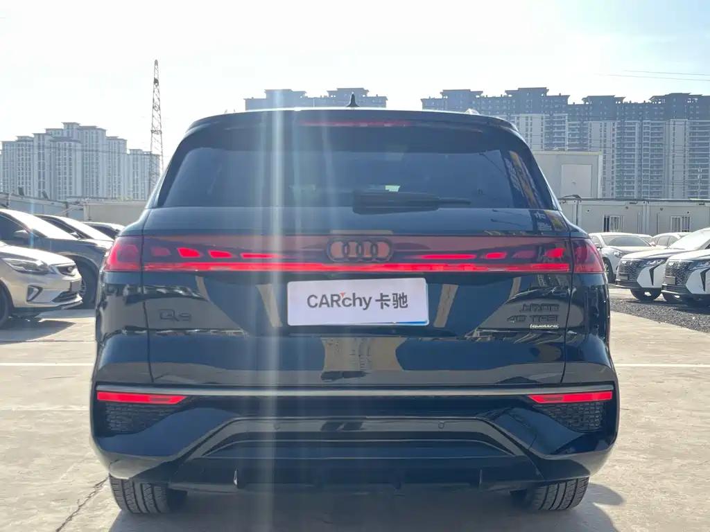 Audi Q6 40 TFSI quattro Cloud View Feather Package