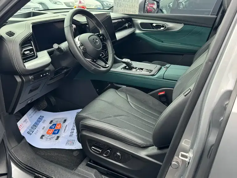 GAC Trumpchi GS8 Dual Engine Series 2.0 TM 2 WD Distinguished (6-seat)