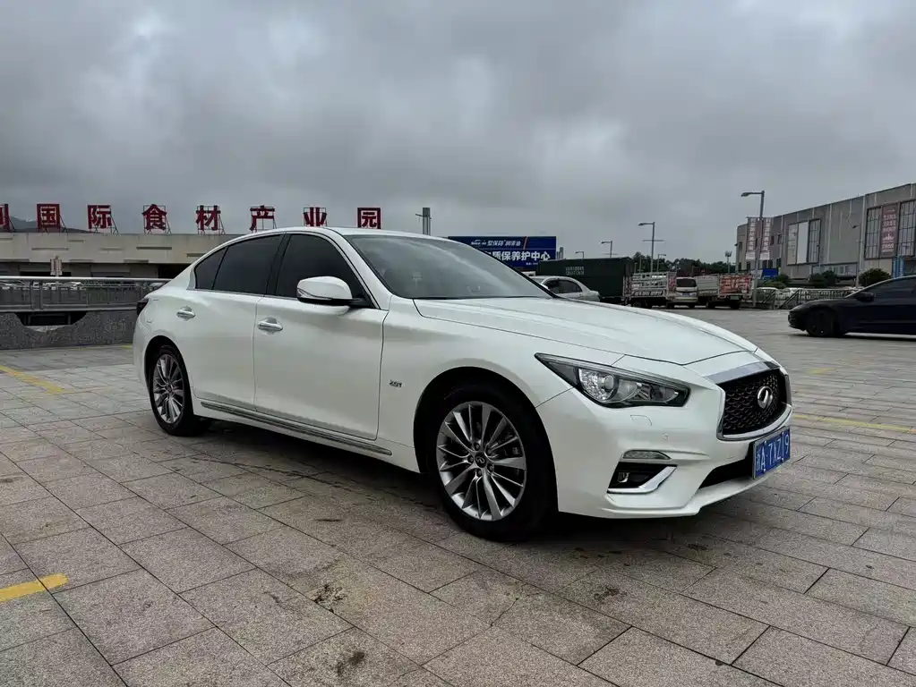 Infiniti Q50 L 2.0 T Comfort Enjoyment