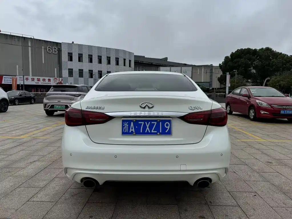 Infiniti Q50 L 2.0 T Comfort Enjoyment