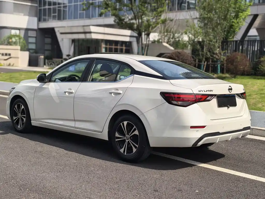 Sylphy 1.6 L XL CVT Joy