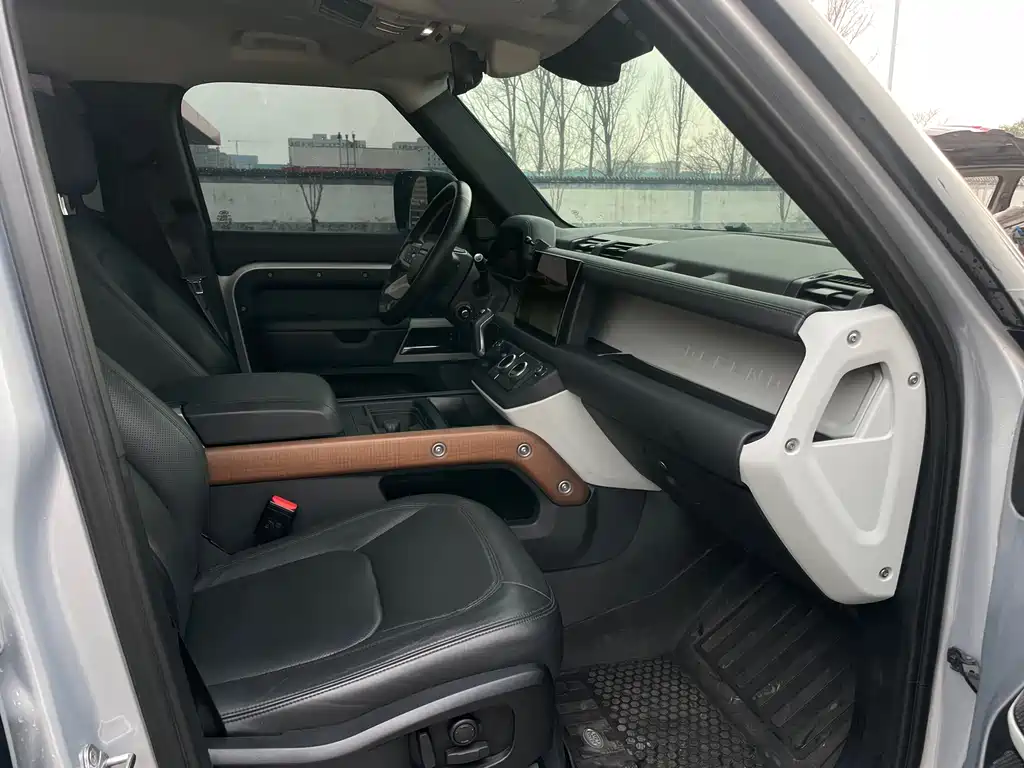 Land Rover Defender Facelift 110 3.0 T P400 Dark Special Edition