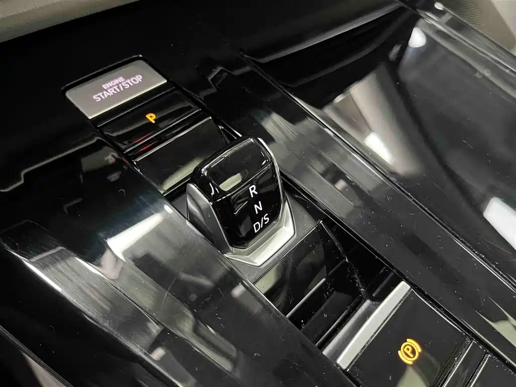 Talagon 380 TSI 4 WD Flagship Victory Realm 6-seat