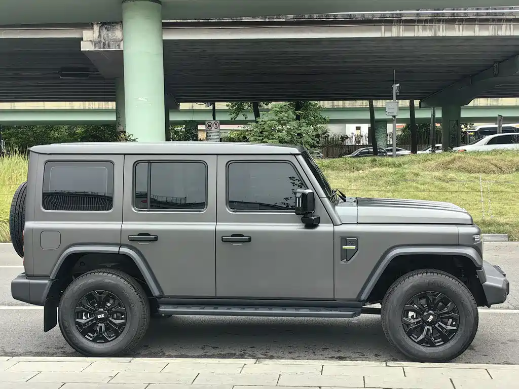 212 T01 2.0 T Explorer