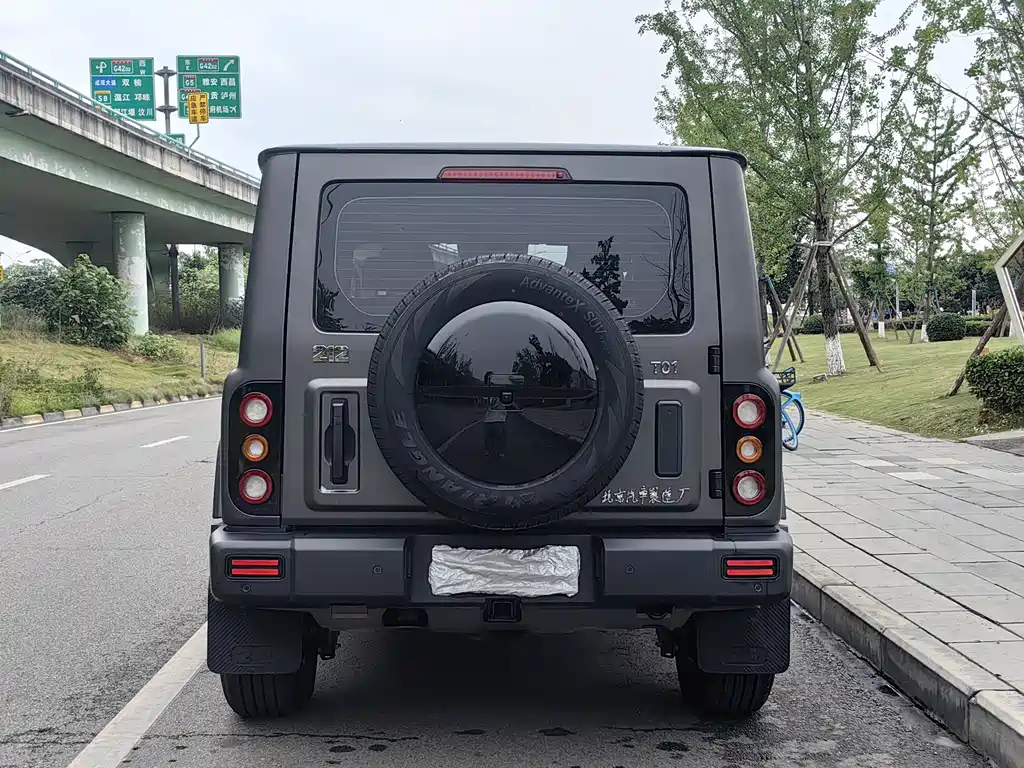 212 T01 2.0 T Explorer