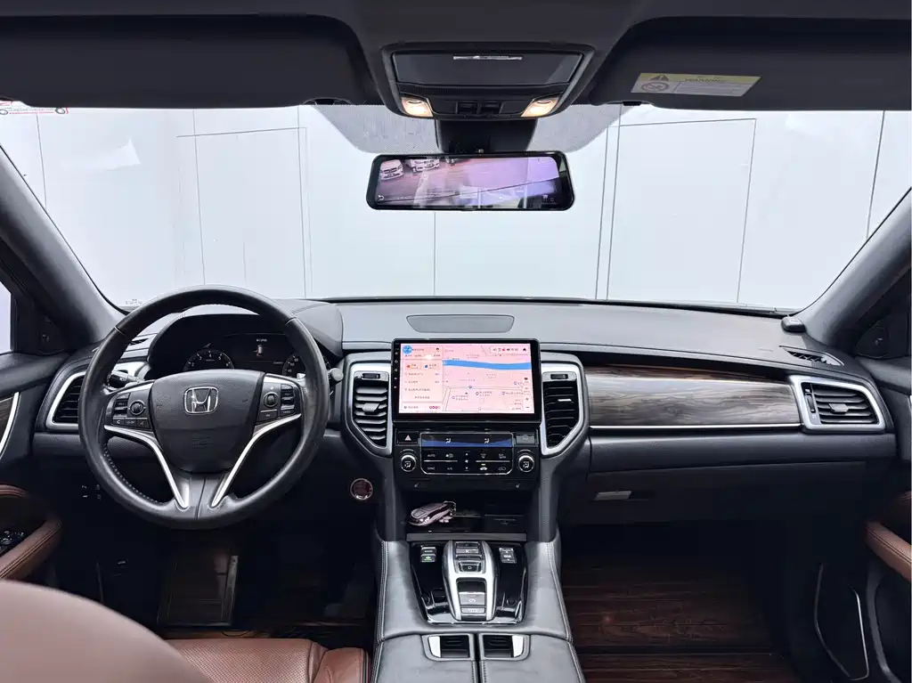 Honda UR-V 370 TURBO 4 WD Premium CN-V