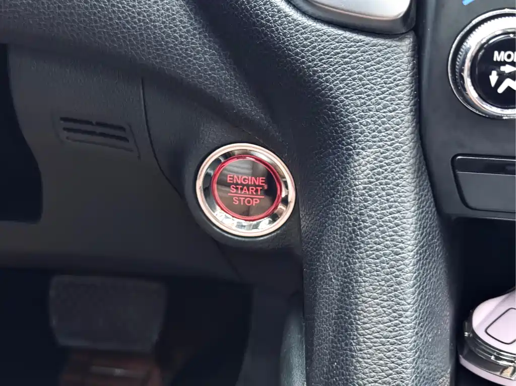 Honda UR-V 370 TURBO 4 WD Premium CN-V