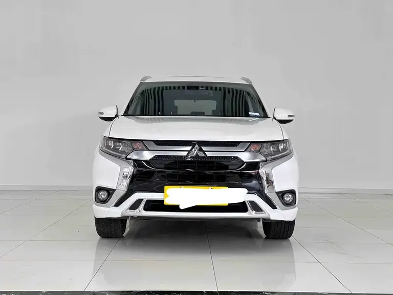 Mitsubishi Outlander 2.4 L 4 WD Enjoyment 7-seat