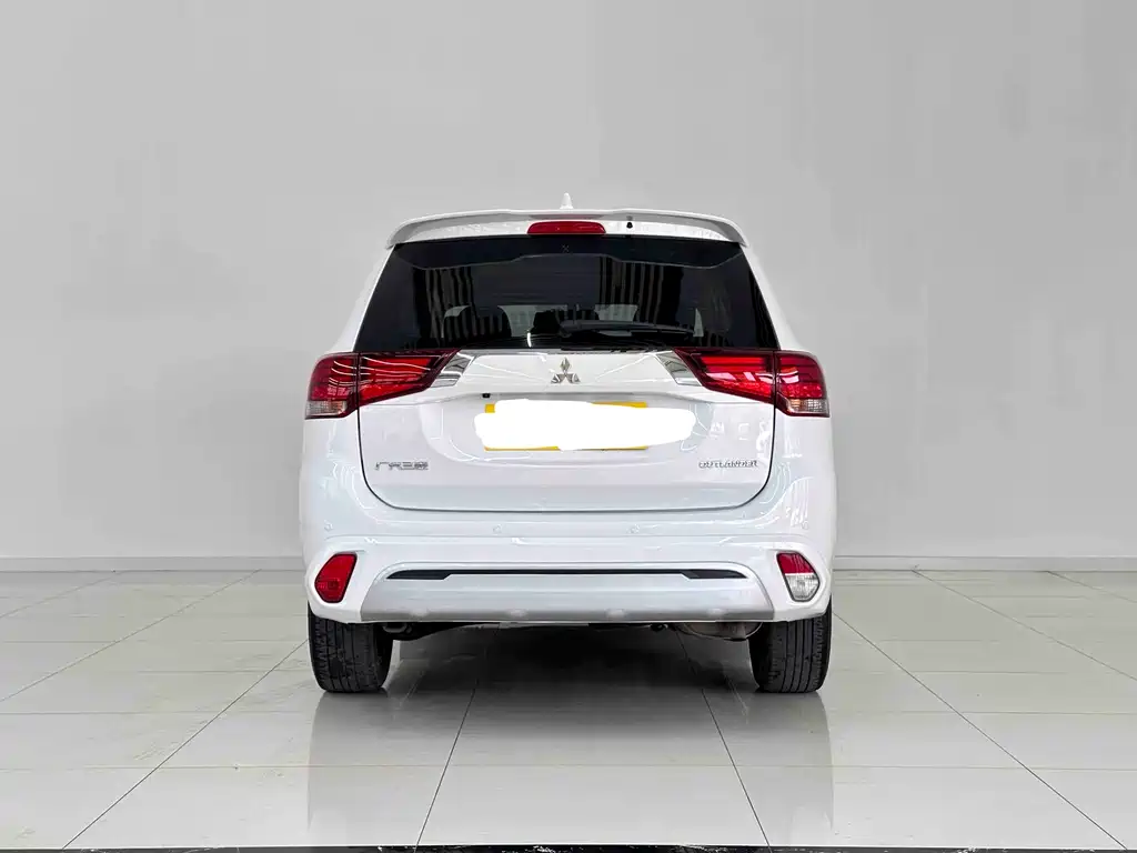 Outlander 2.4 L 4 WD Enjoyment 7-seat