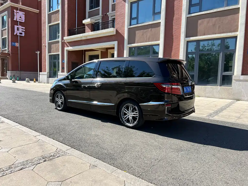Elysion 2.0 L Hybrid Luxury