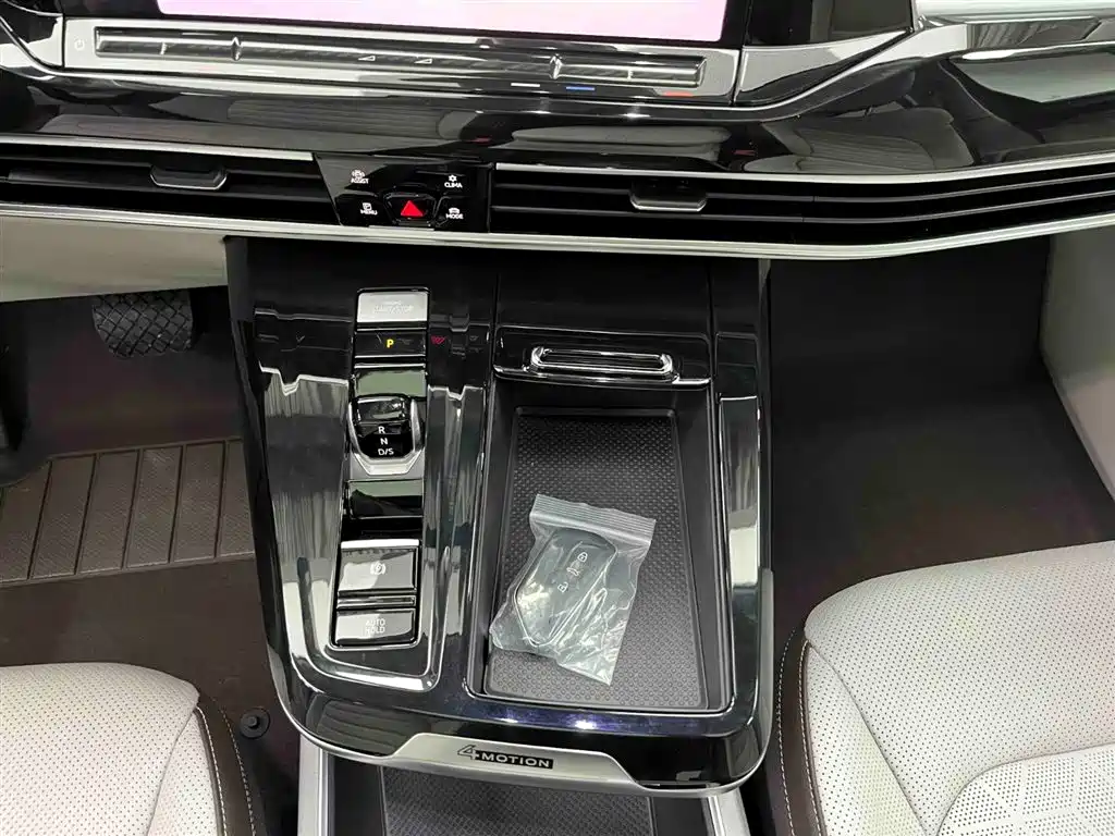 Talagon 380 TSI 4 WD Luxury Premium Realm Pro 6-seat