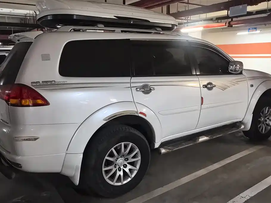 Pajero Sport 3.0 L Auto 4 WD Flagship