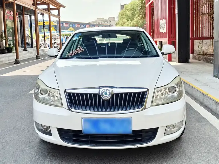 Skoda Octavia 1.6 L Auto Yijie