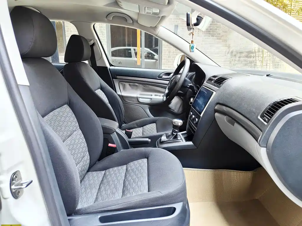 Octavia 1.6 L Auto Yijie
