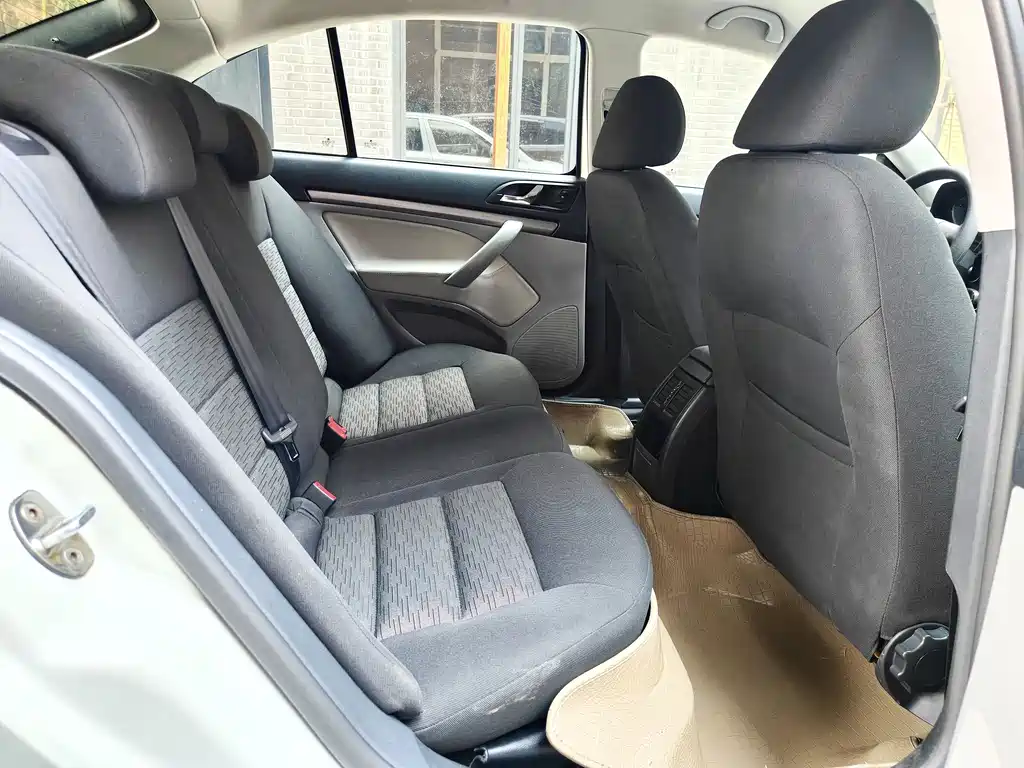 Octavia 1.6 L Auto Yijie