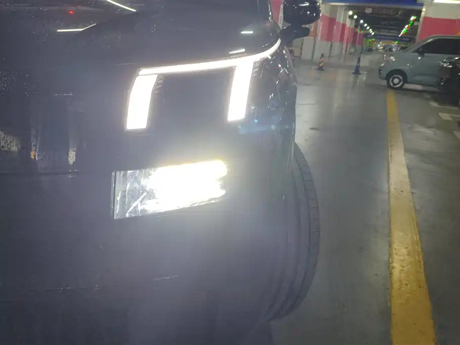 Lynk & Co 900 领克900 2025款 1.5 T Ultra 6座