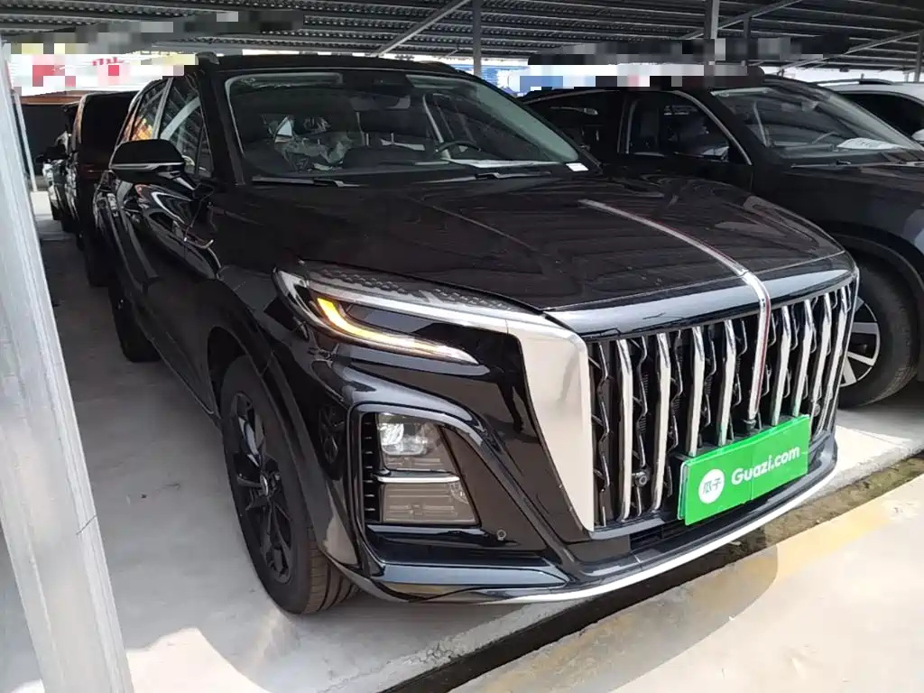 Hongqi HS3 PHEV 117 km Power Action