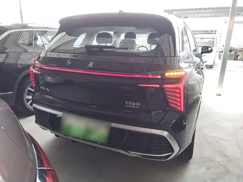 Hongqi HS3 PHEV 117 km Power Action