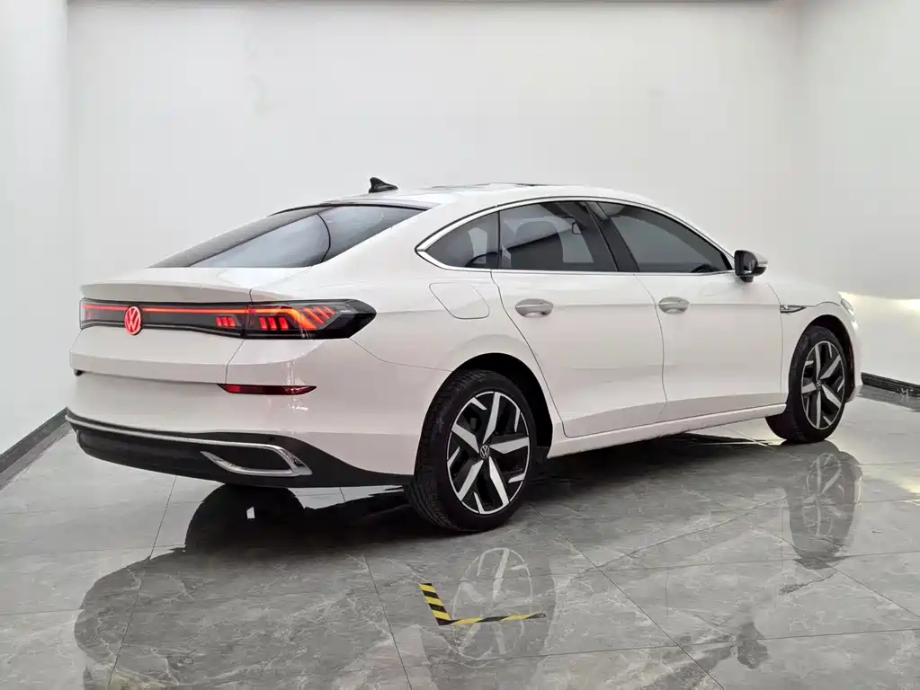 Lamando Lamando L 280 TSI DSG Spicy Cool