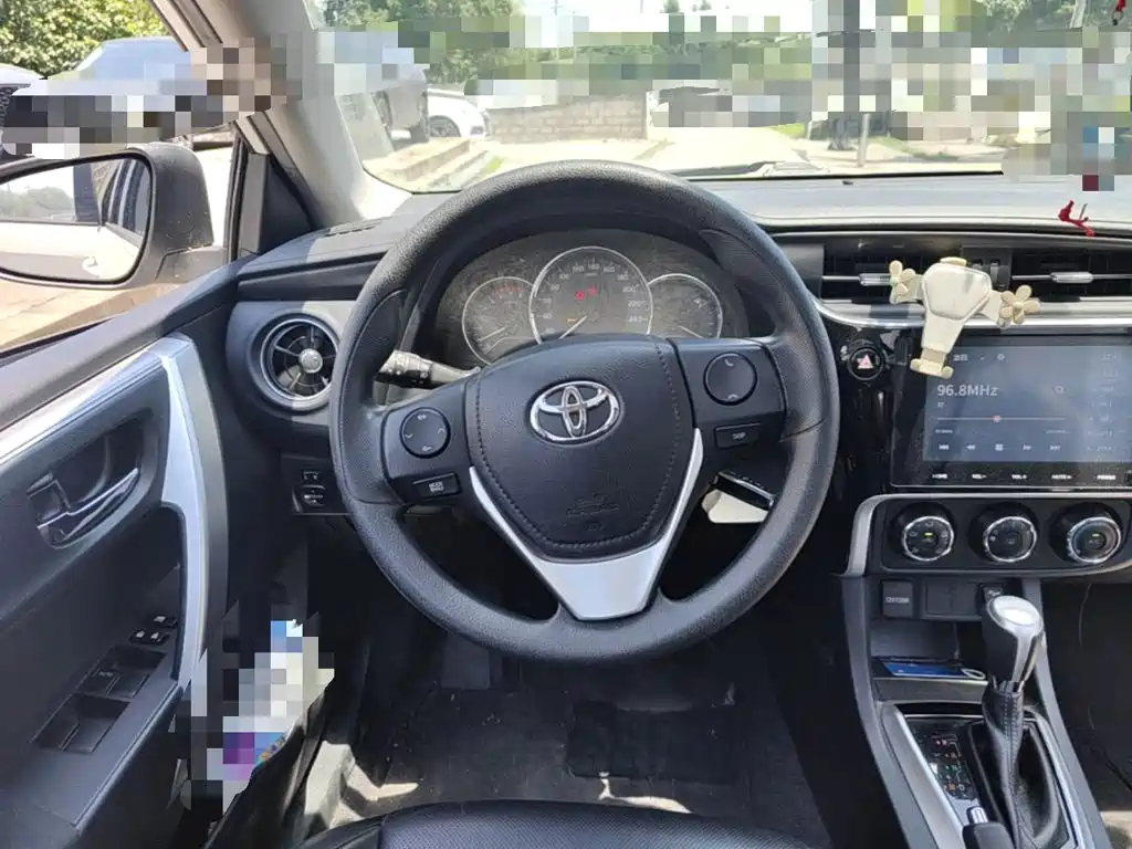 Levin Facelift 185 T CVT Elite CN-V
